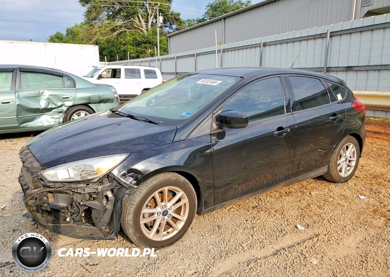 2018 Ford Focus Se VIN:1FADP3K20JL280313 - 1
