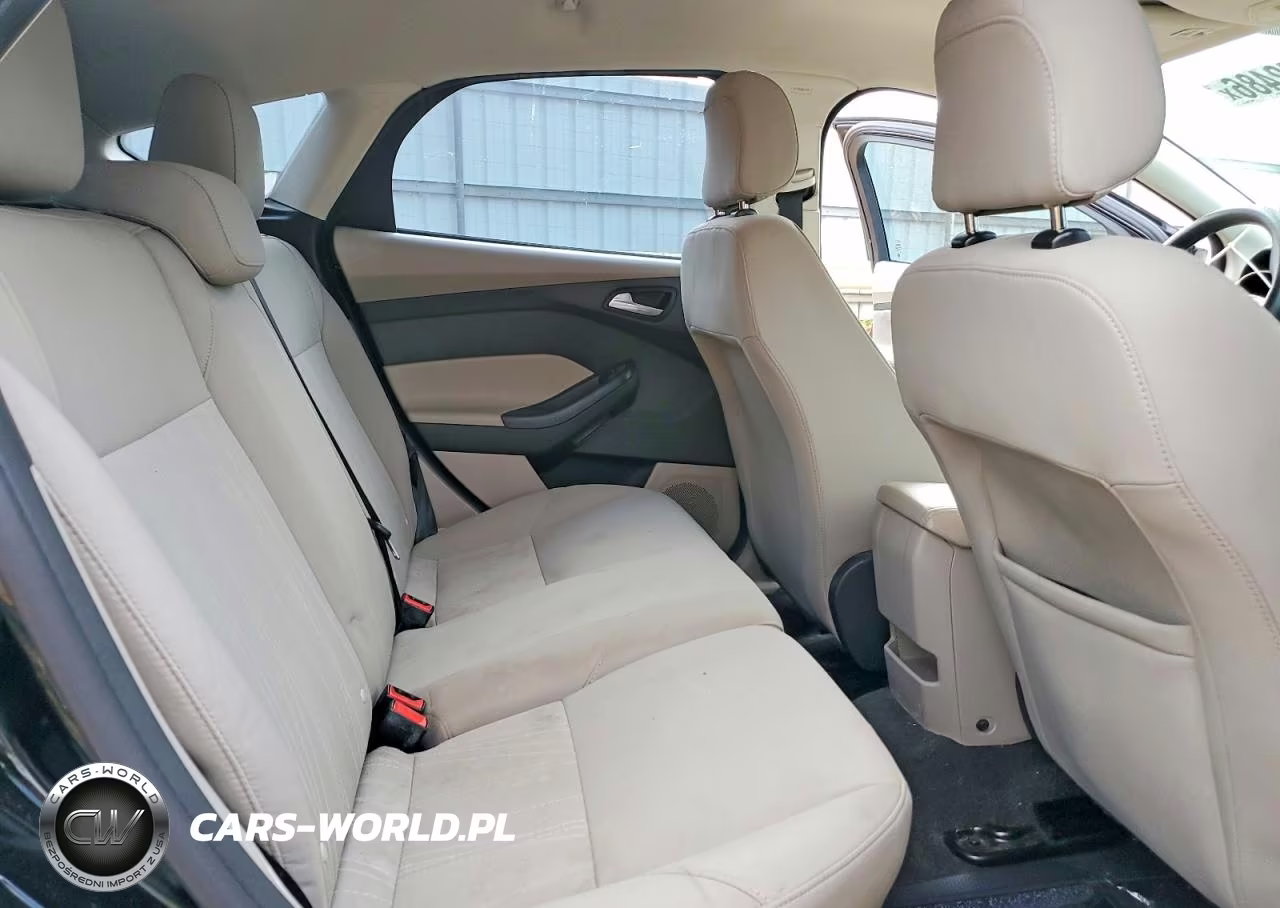 2018 Ford Focus Se VIN:1FADP3K20JL280313 - 10