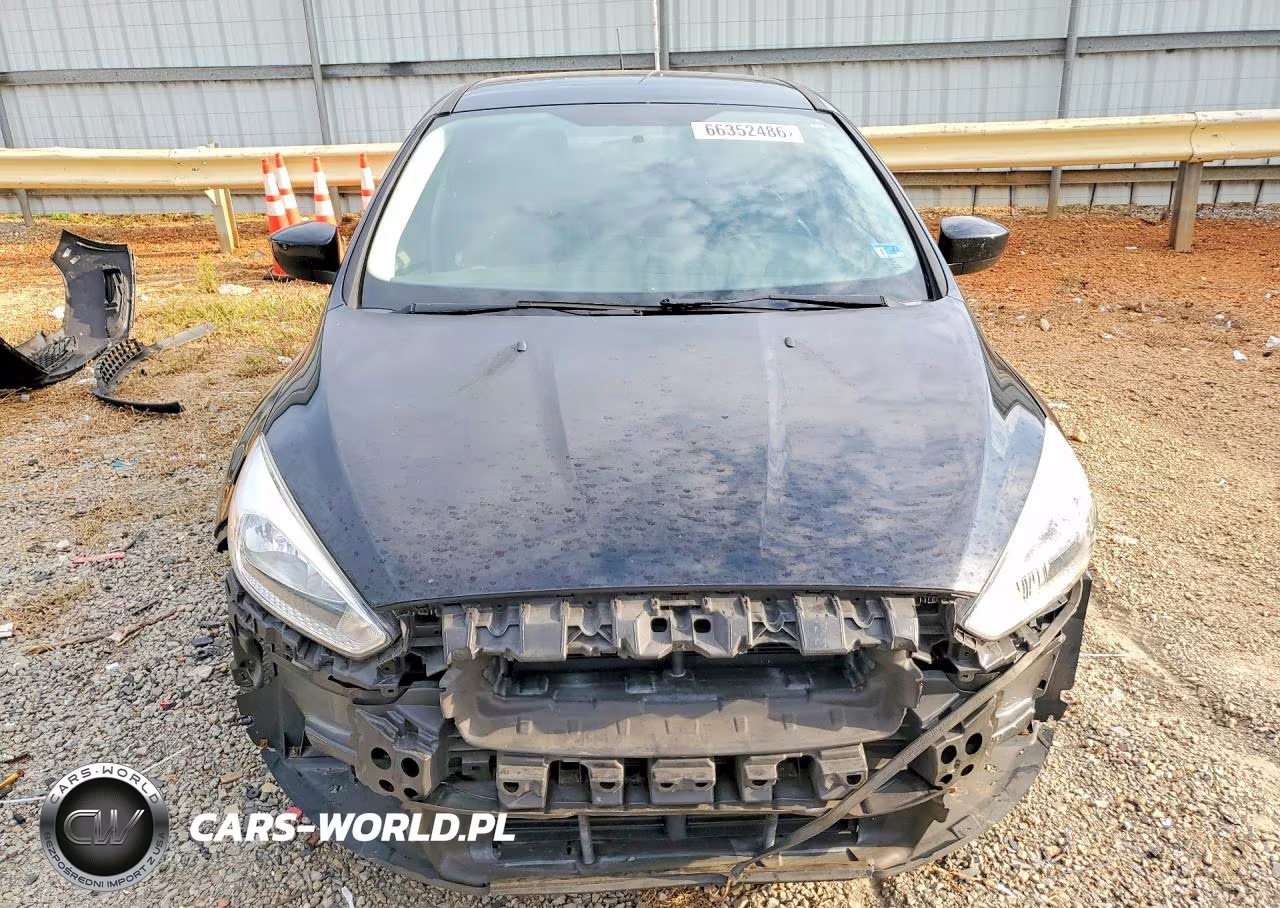 2018 Ford Focus Se VIN:1FADP3K20JL280313 - 5