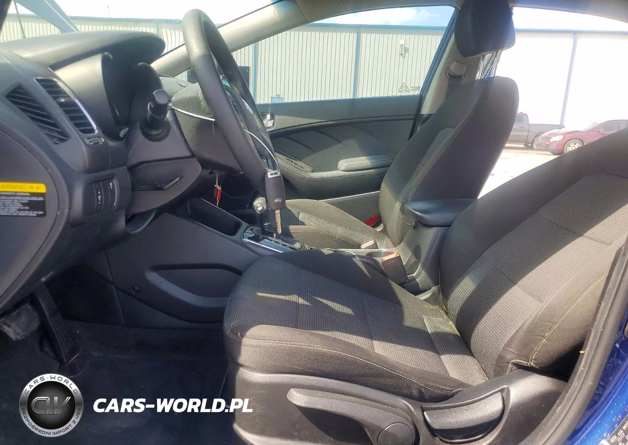 2018 Kia Forte Lx VIN:3KPFK4A70JE213563 - 7