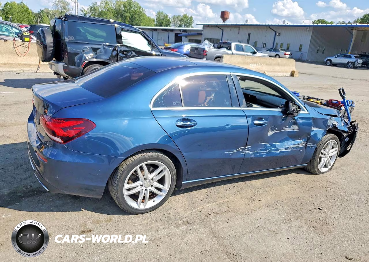 2019 Mercedes-Benz A 220 4Matic VIN:WDD3G4FB7KW020437 - 3