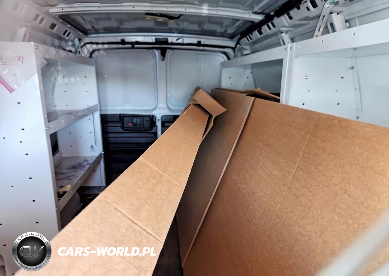 2024 Chevrolet Express G2500 VIN:1GCWGAFP5R1164657 - 10