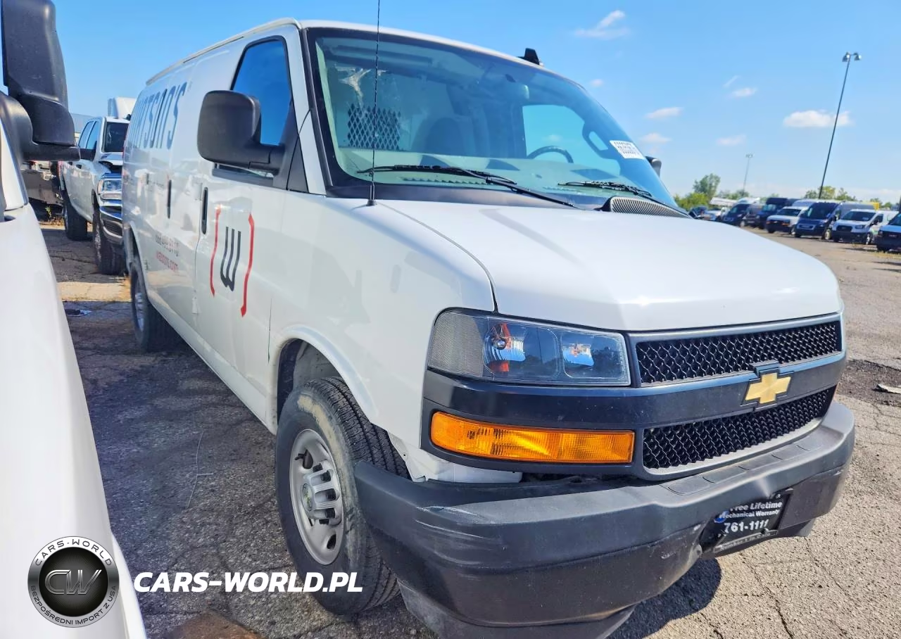 2024 Chevrolet Express G2500 VIN:1GCWGAFP5R1164657 - 4