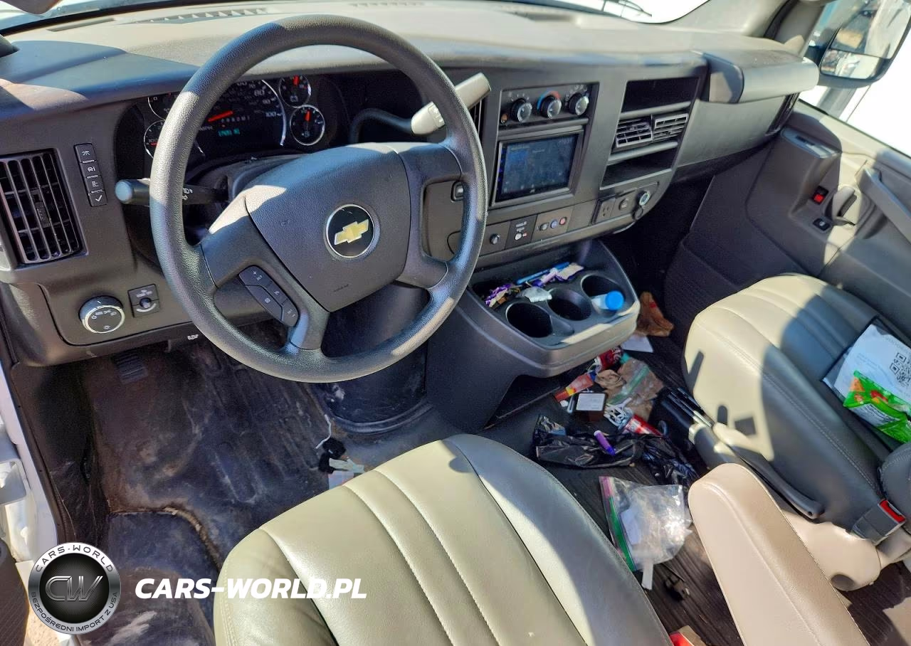 2024 Chevrolet Express G2500 VIN:1GCWGAFP5R1164657 - 8