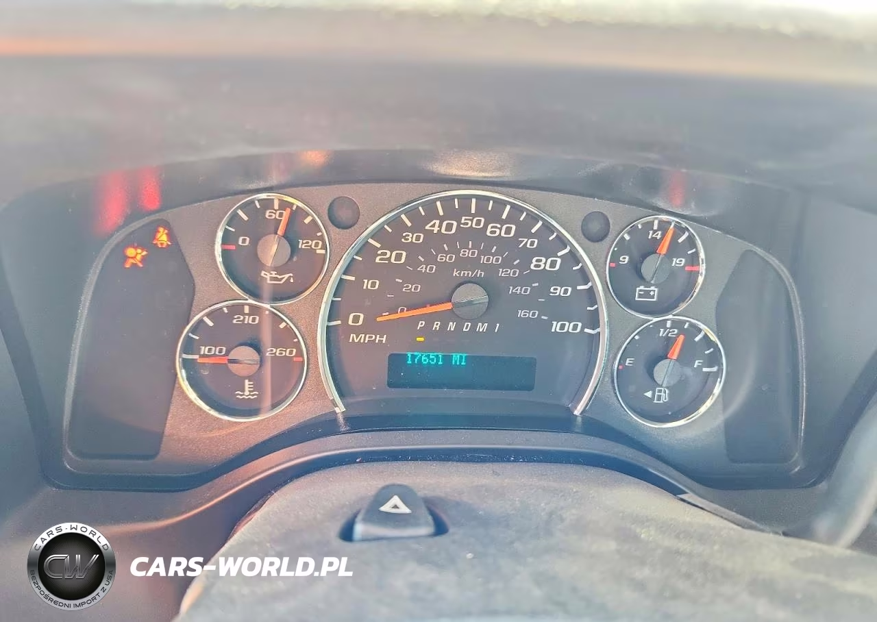 2024 Chevrolet Express G2500 VIN:1GCWGAFP5R1164657 - 9