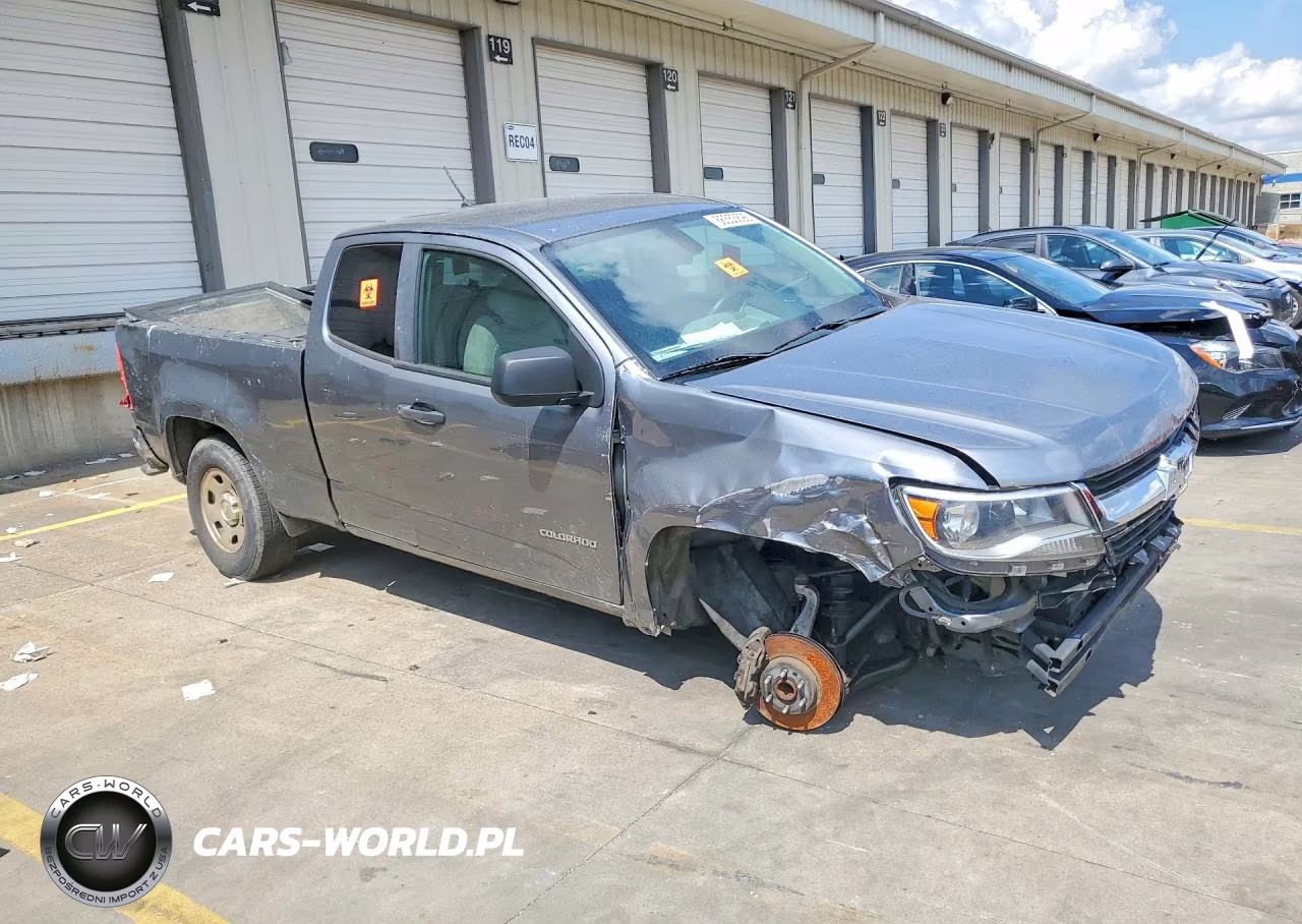 2018 Chevrolet Colorado VIN:1GCHSBEA8J1302982 - 4