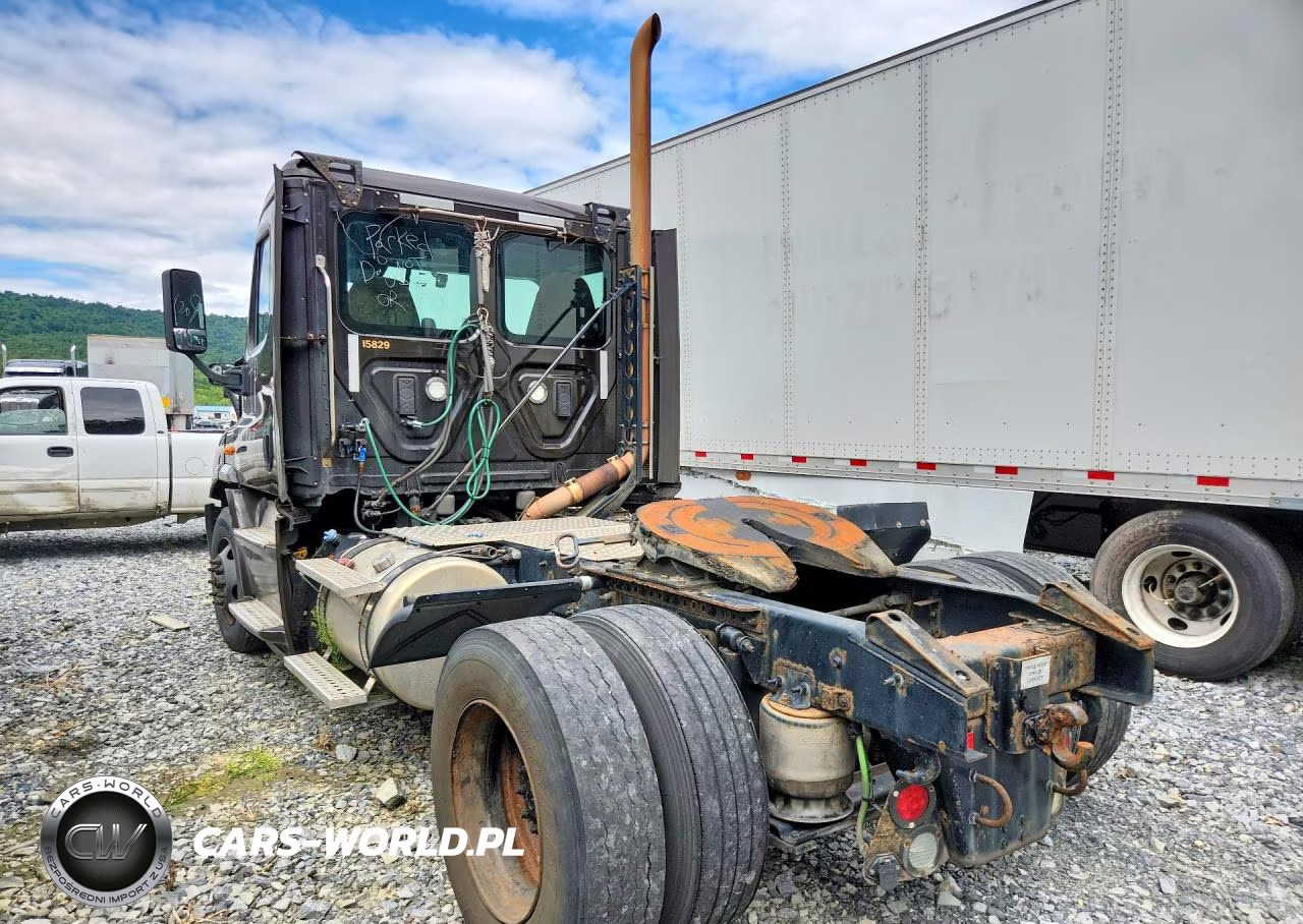 2017 Freightliner Cascadia 113 Semi Truck VIN:1FUBGBDVXHLHH2528 - 2