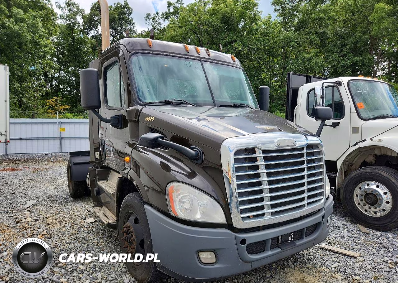 2017 Freightliner Cascadia 113 Semi Truck VIN:1FUBGBDVXHLHH2528 - 4
