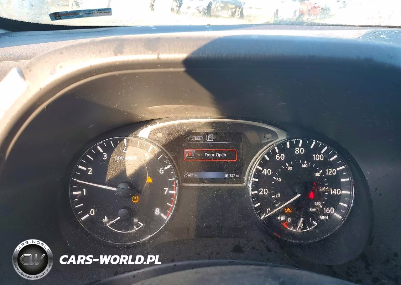 2018 Nissan Pathfinder Platinum VIN:5N1DR2MM2JC651495 - 9