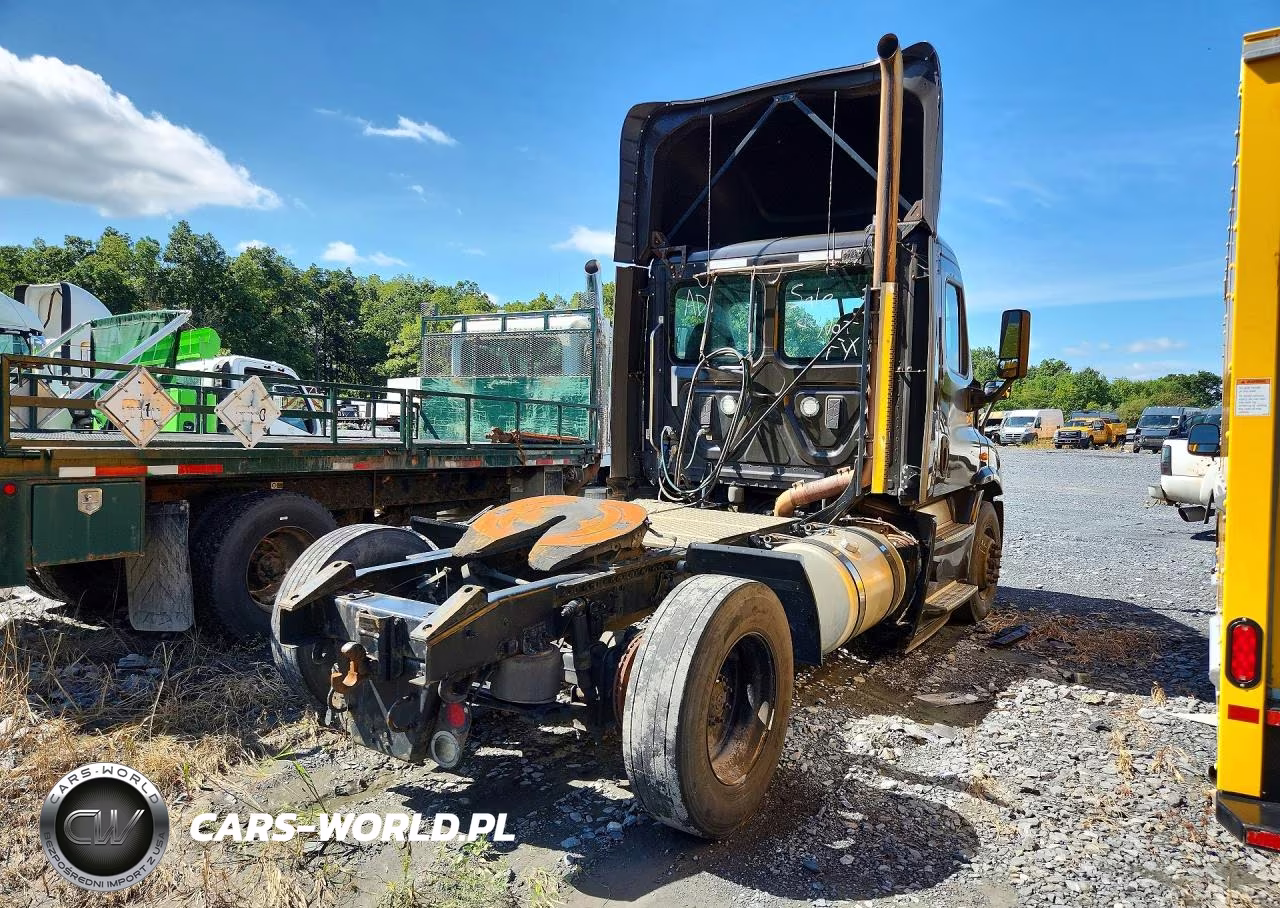 2017 Freightliner Cascadia 113 Semi Truck VIN:1FUBGBDV0HLHH2540 - 3