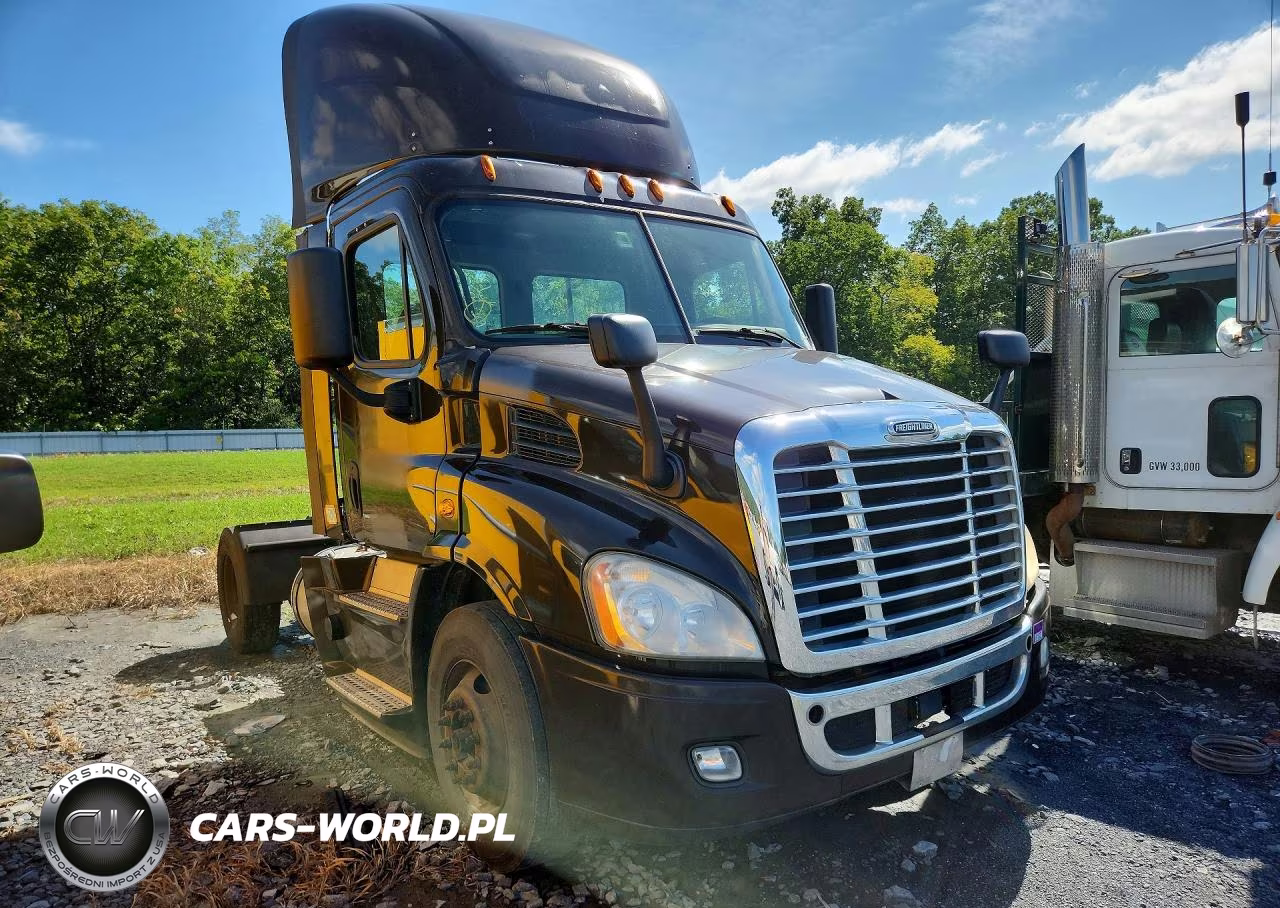 2017 Freightliner Cascadia 113 Semi Truck VIN:1FUBGBDV0HLHH2540 - 4