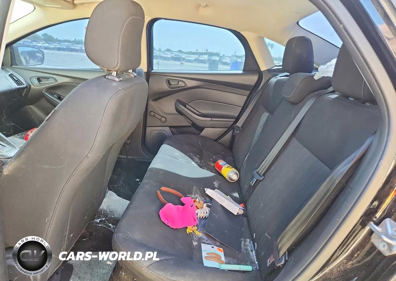 2018 Ford Focus S VIN:1FADP3E23JL259113 - 10