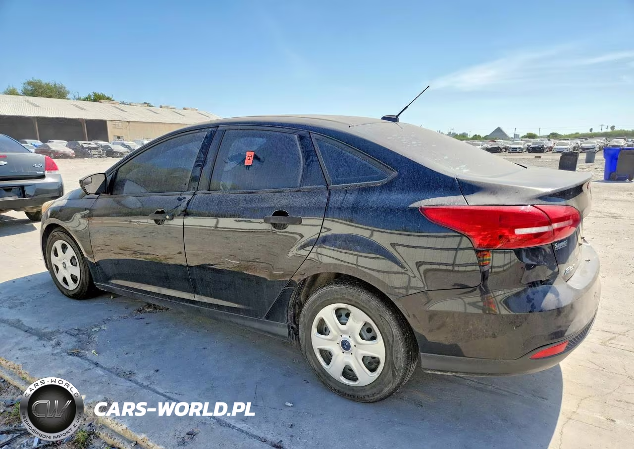 2018 Ford Focus S VIN:1FADP3E23JL259113 - 2