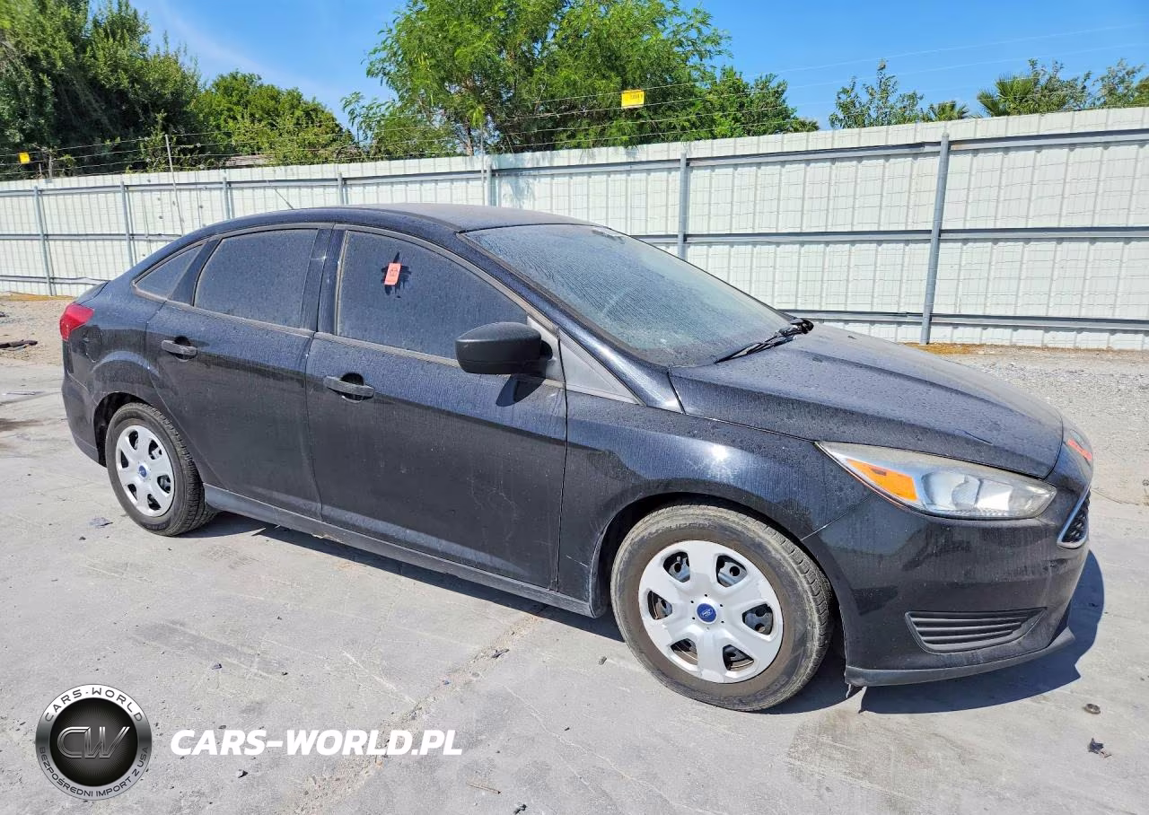 2018 Ford Focus S VIN:1FADP3E23JL259113 - 4