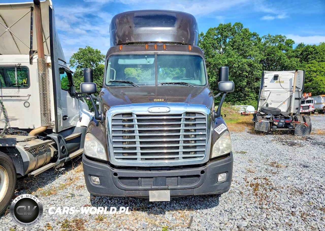 2017 Freightliner Cascadia 113 Semi Truck VIN:1FUBGBDV3HLHH2581 - 5