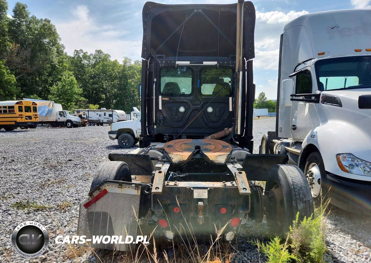 2017 Freightliner Cascadia 113 Semi Truck VIN:1FUBGBDV3HLHH2581 - 6