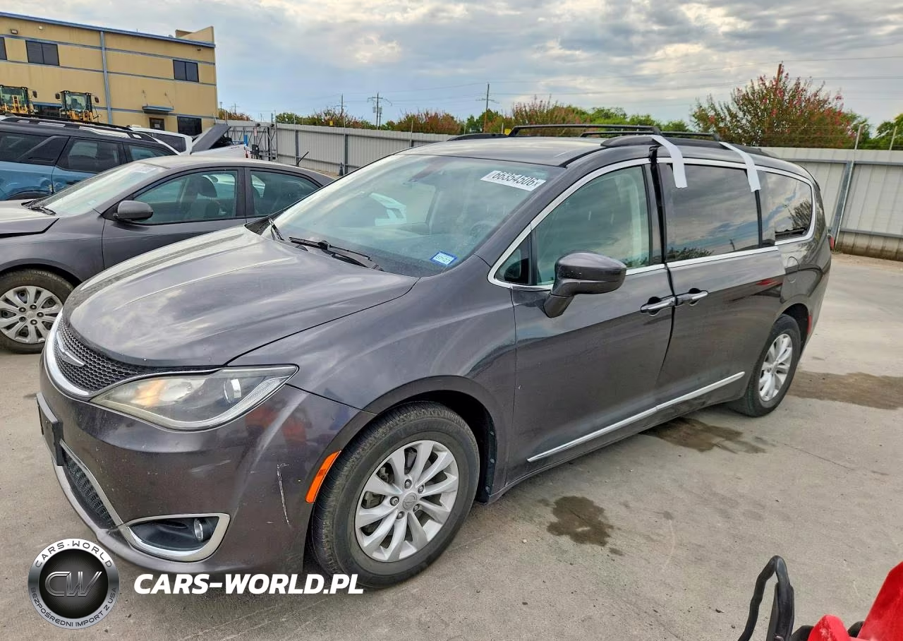 2017 Chrysler Pacifica Touring L – zdjęcie 1 z 13