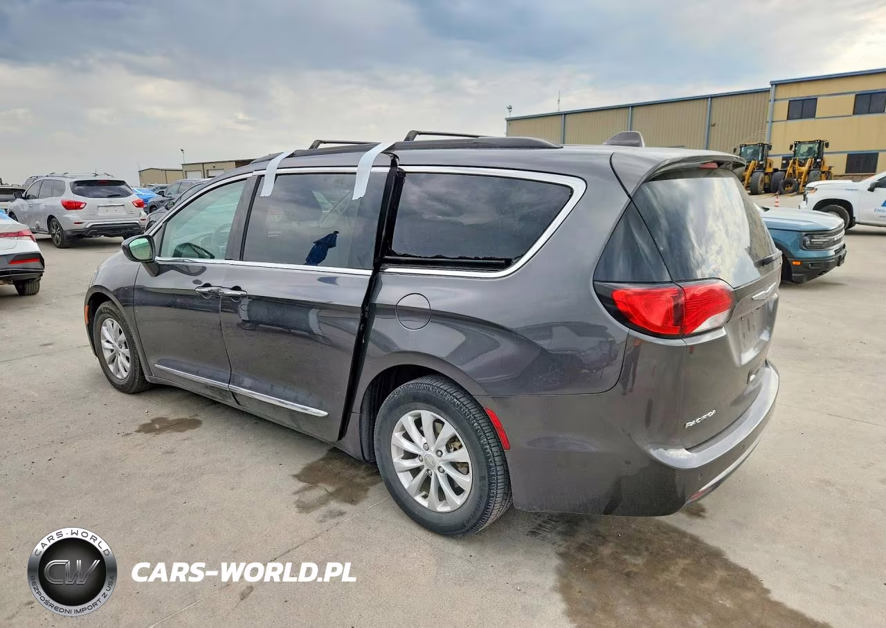 2017 Chrysler Pacifica Touring L VIN:2C4RC1BG4HR503739 - 2