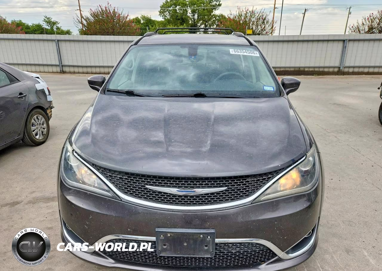 2017 Chrysler Pacifica Touring L VIN:2C4RC1BG4HR503739 - 5