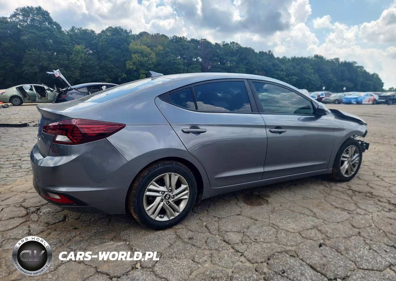 2019 Hyundai Elantra Sel VIN:5NPD84LF9KH408858 - 3