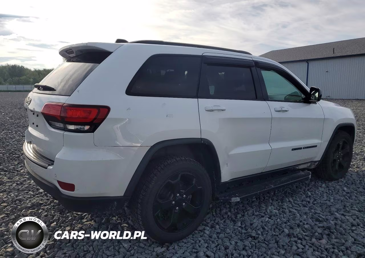 2019 Jeep Grand Cherokee Laredo VIN:1C4RJFAG4KC607572 - 3