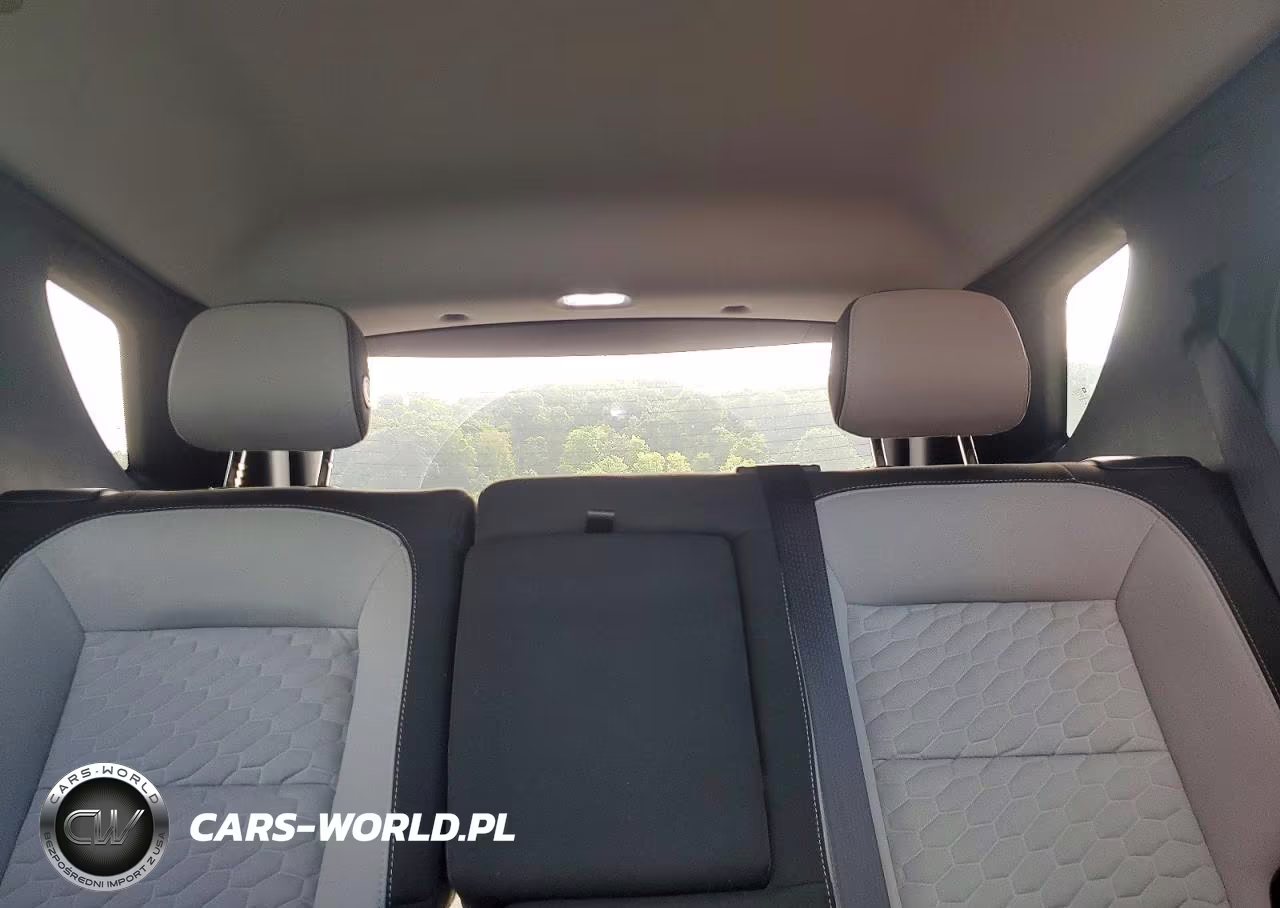 2019 Chevrolet Equinox Ls VIN:3GNAXSEV2KS628743 - 10