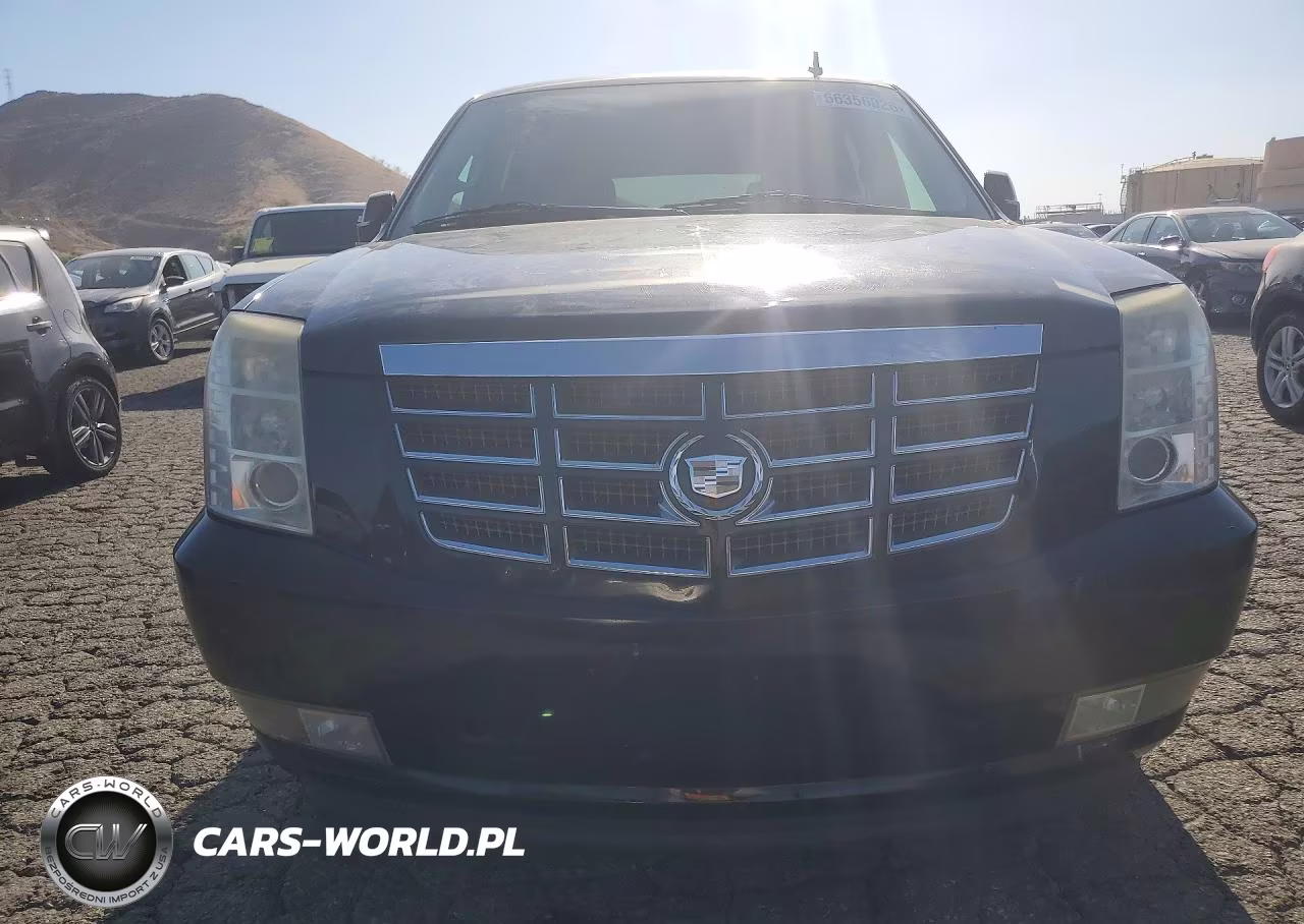 2008 Cadillac Escalade Luxury VIN:1GYFK63808R267021 - 5