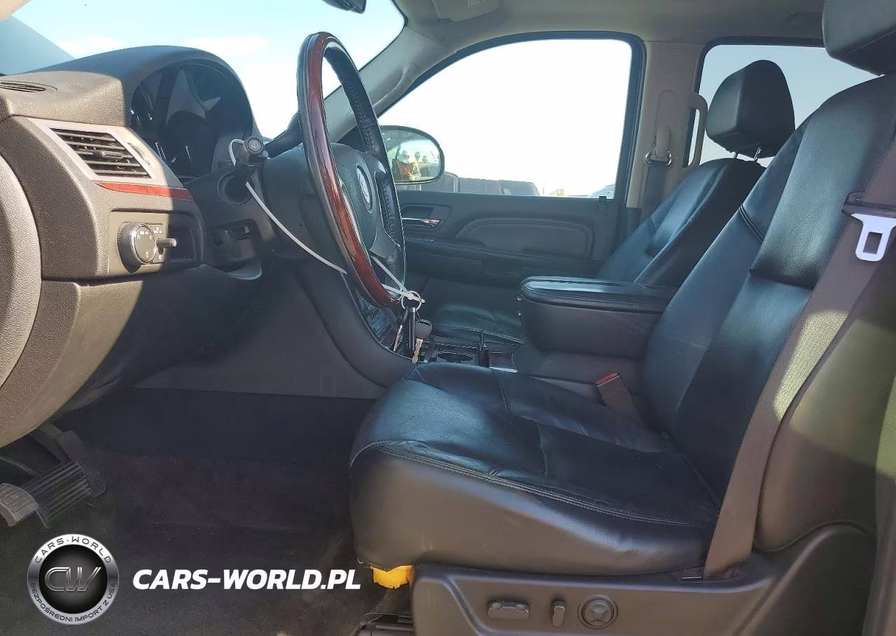 2008 Cadillac Escalade Luxury VIN:1GYFK63808R267021 - 7