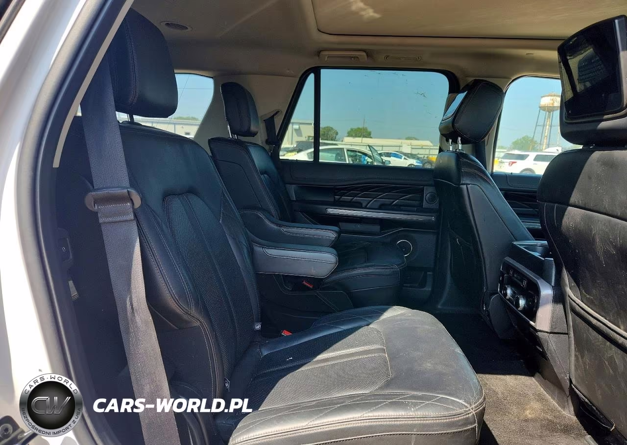 2018 Ford Expedition Platinum VIN:1FMJU1MT1JEA13861 - 11