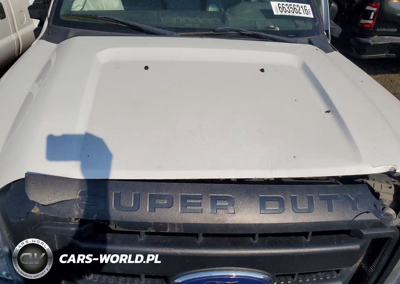 2016 Ford F550 Super Duty VIN:1FDUF5GT2GEA51635 - 11
