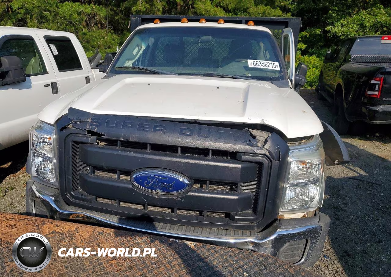 2016 Ford F550 Super Duty VIN:1FDUF5GT2GEA51635 - 5