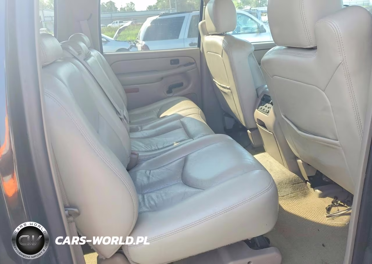2005 Chevrolet Suburban C1500 VIN:3GNEC16Z15G269580 - 11