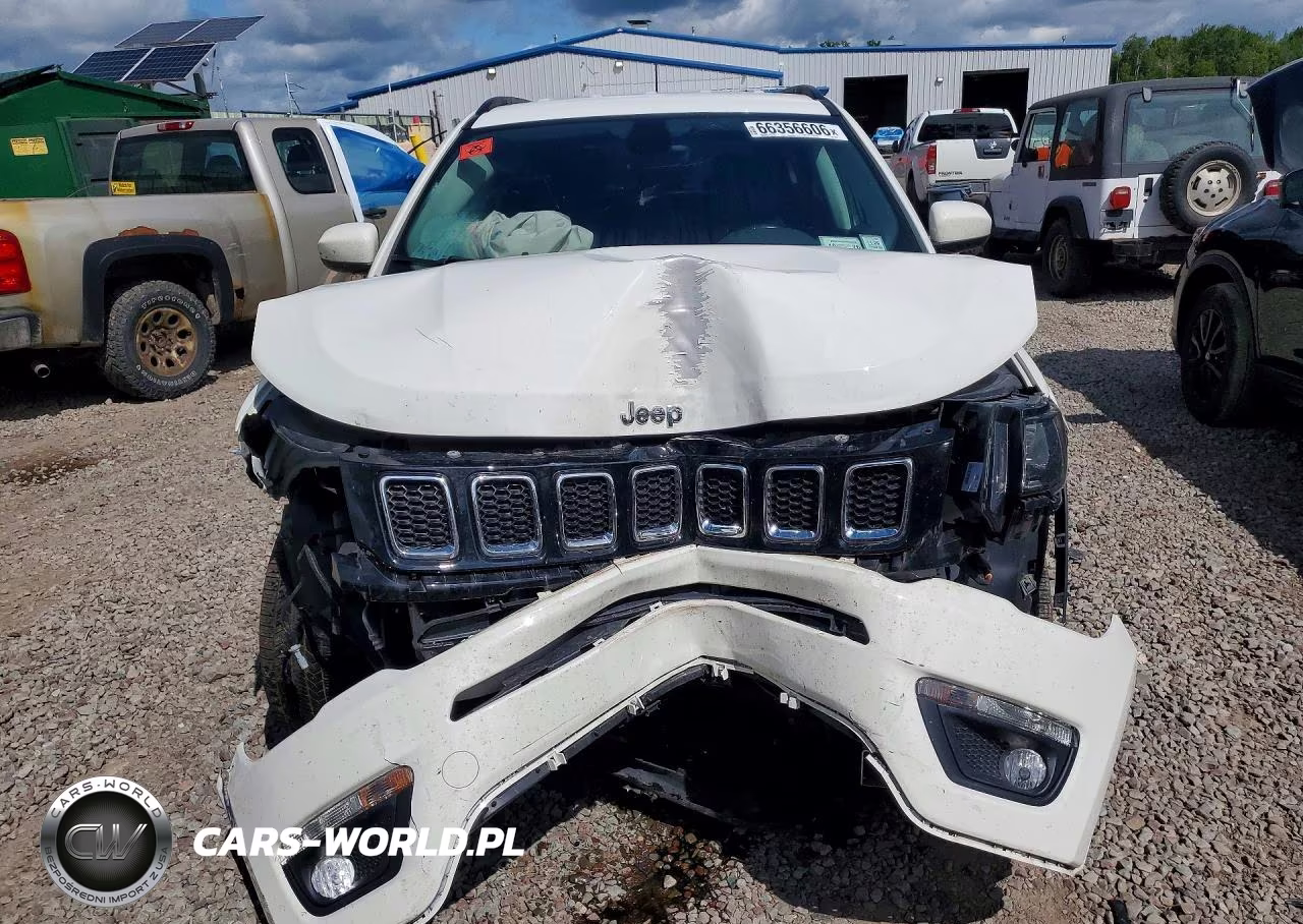 2018 Jeep Compass Latitude VIN:3C4NJDBB9JT139007 - 5