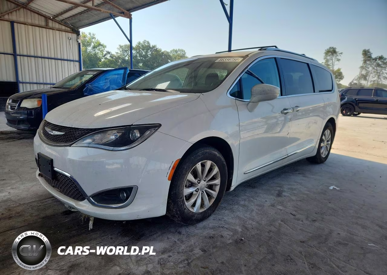 2019 Chrysler Pacifica Touring L VIN:2C4RC1BG4KR548283 - 1