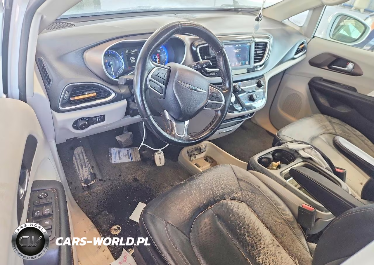 2019 Chrysler Pacifica Touring L VIN:2C4RC1BG4KR548283 - 8