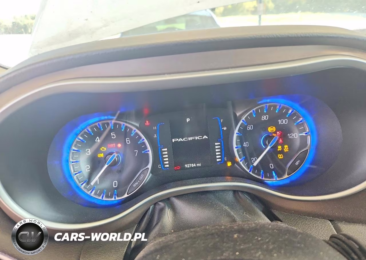 2019 Chrysler Pacifica Touring L VIN:2C4RC1BG4KR548283 - 9