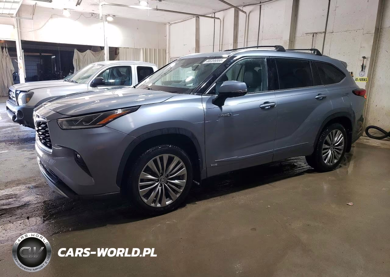 2021 Toyota Highlander Hybrid Platinum