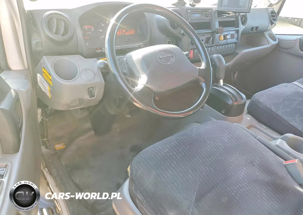 2018 Hino 195 VIN:JHHSDM2H0JK006309 - 8
