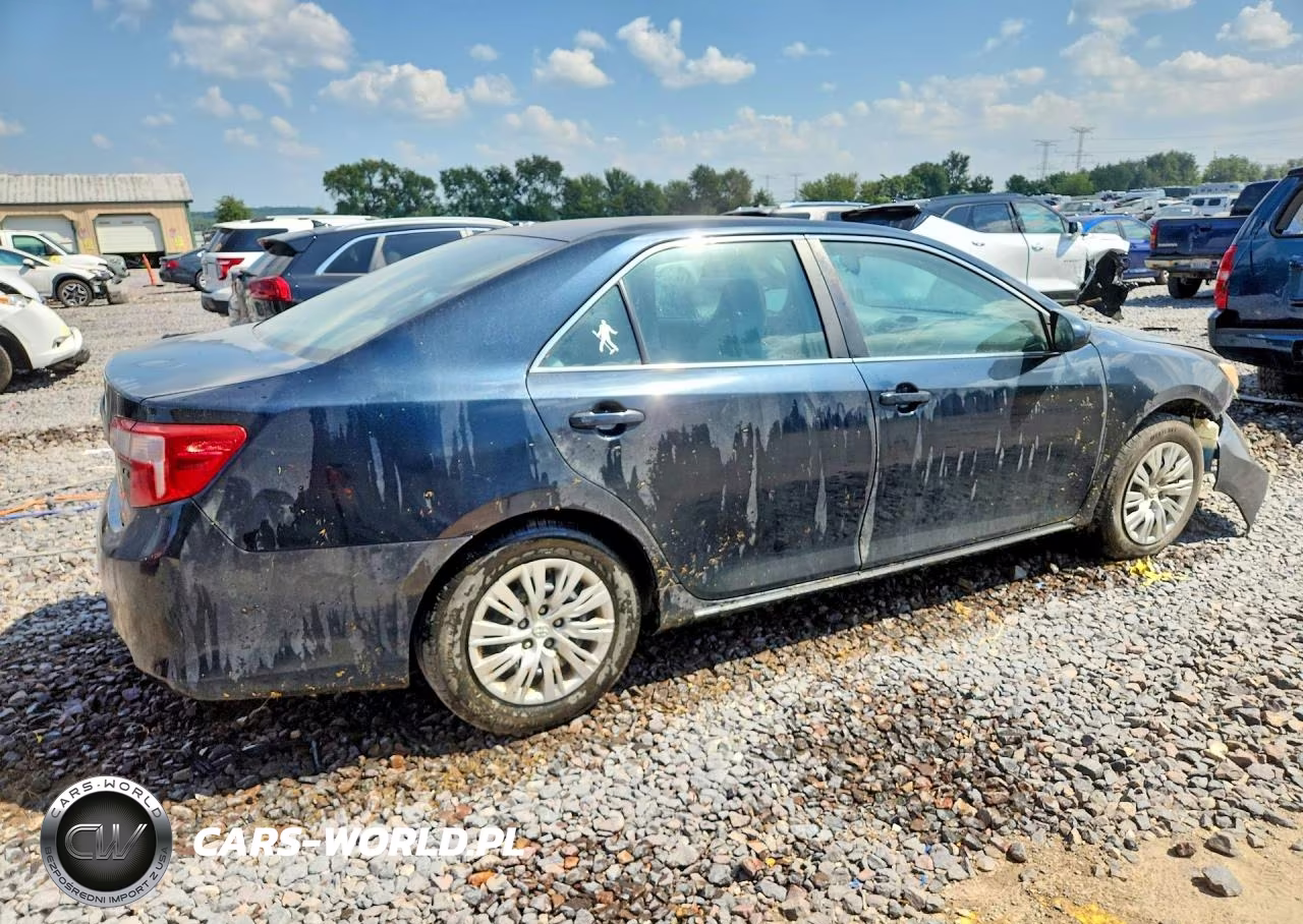 2014 Toyota Camry Le VIN:4T4BF1FK8ER371351 - 3
