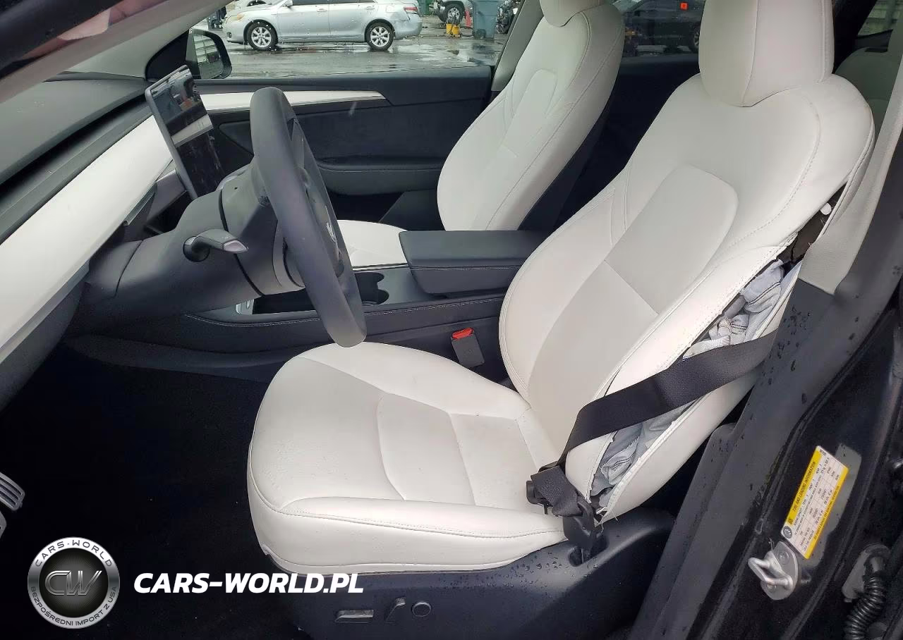 2024 Tesla Model Y VIN:7SAYGDEF5RF027229 - 7