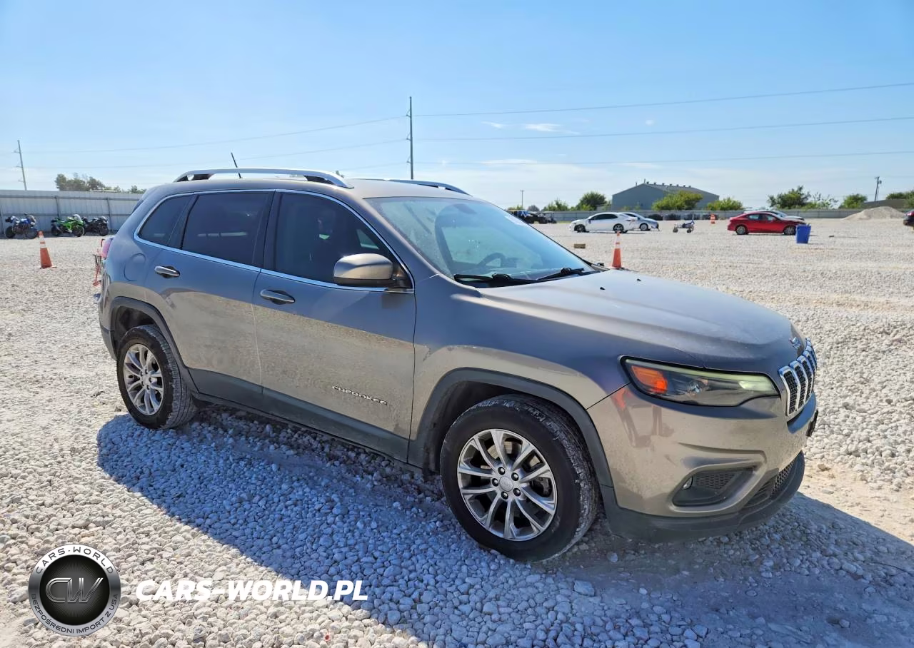 2019 Jeep Cherokee Latitude VIN:1C4PJLCB4KD269446 - 4