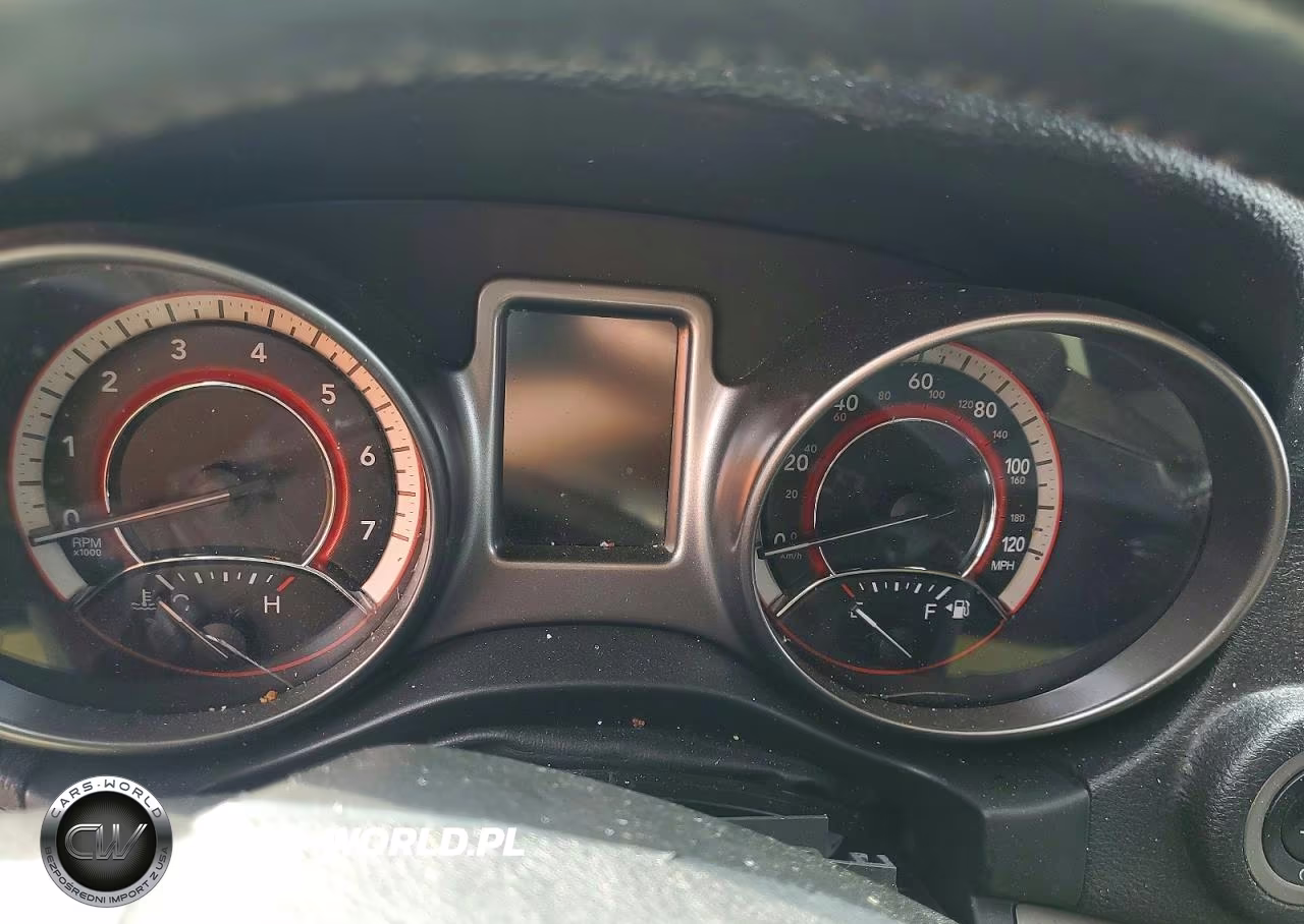 2019 Dodge Journey Crossroad VIN:3C4PDCGG9KT803533 - 9
