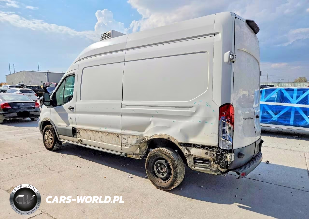 2018 Ford Transit 250 Refrigerated Delivery Van VIN:1FTYR2XM6JKA47889 - 2