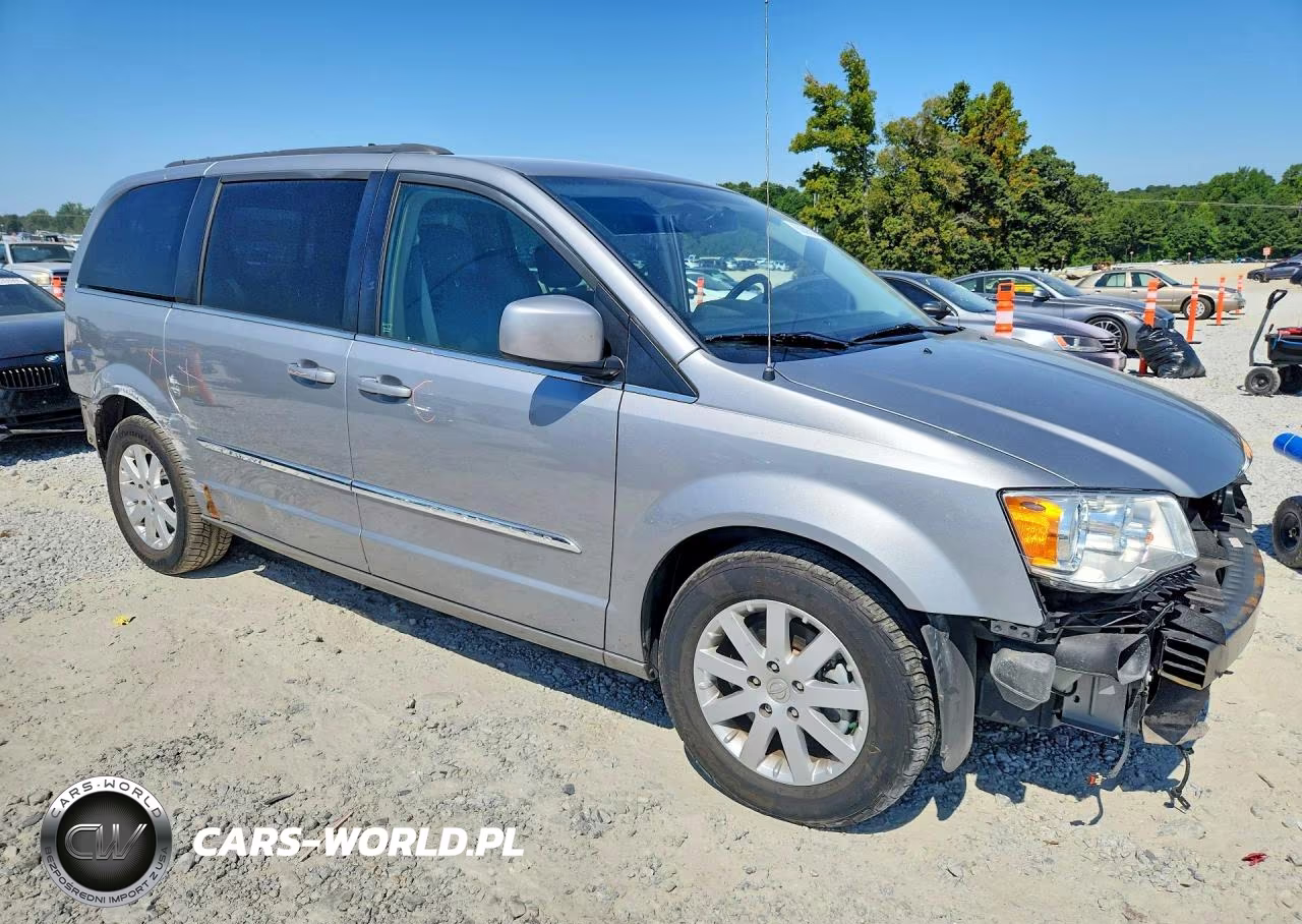 2015 Chrysler Town & Country Touring VIN:2C4RC1BG3FR577036 - 4