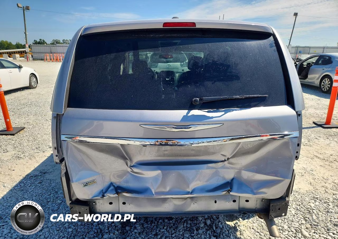 2015 Chrysler Town & Country Touring VIN:2C4RC1BG3FR577036 - 6