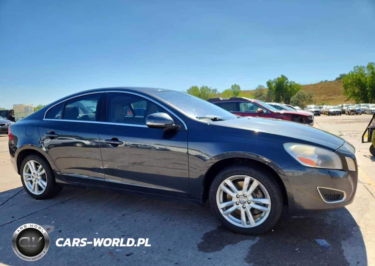 2013 Volvo S60 T5 VIN:YV1612FH1D2202463 - 4