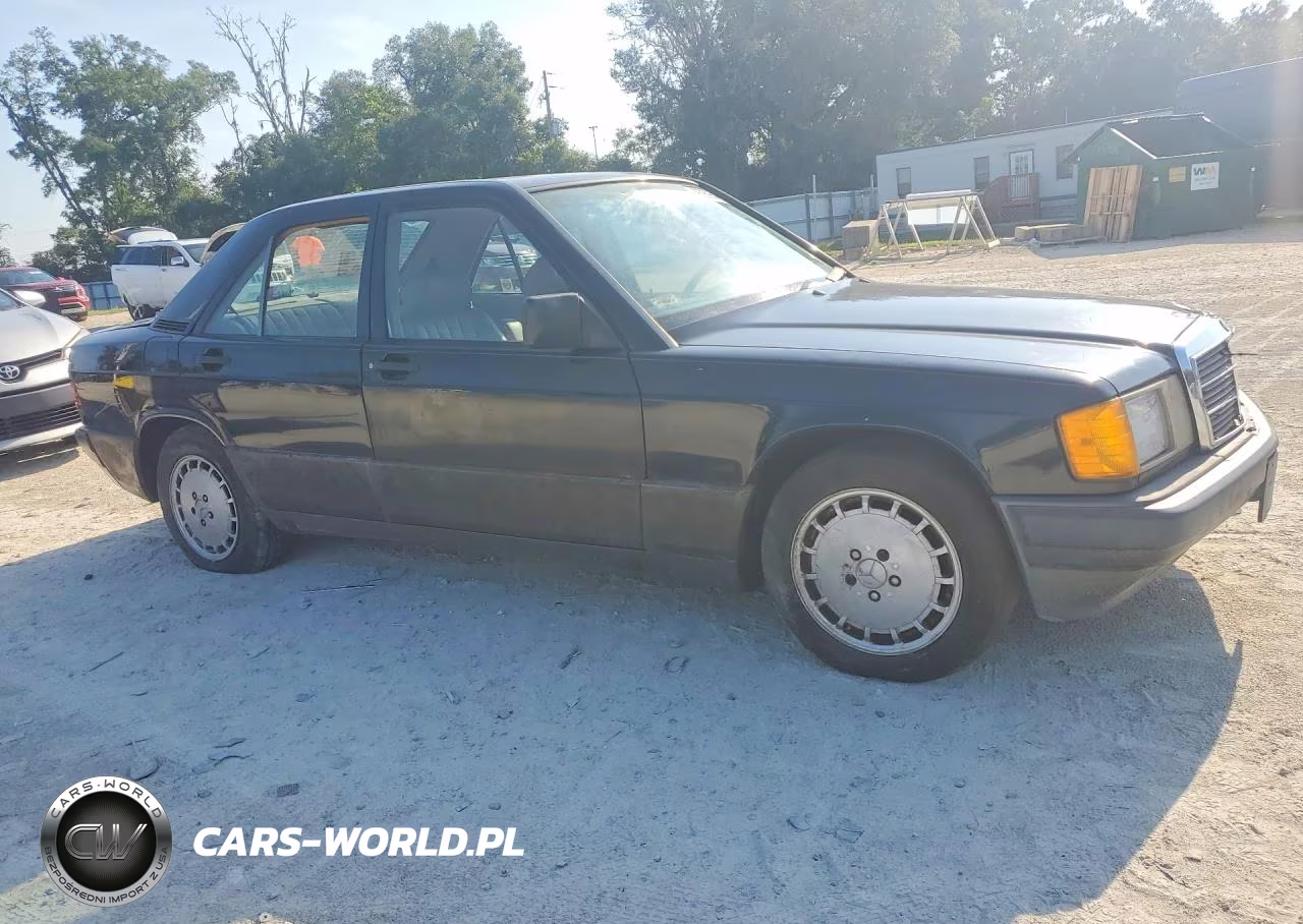 1990 Mercedes-Benz 190 E 2.6 VIN:WDBDA29D8LF727659 - 4