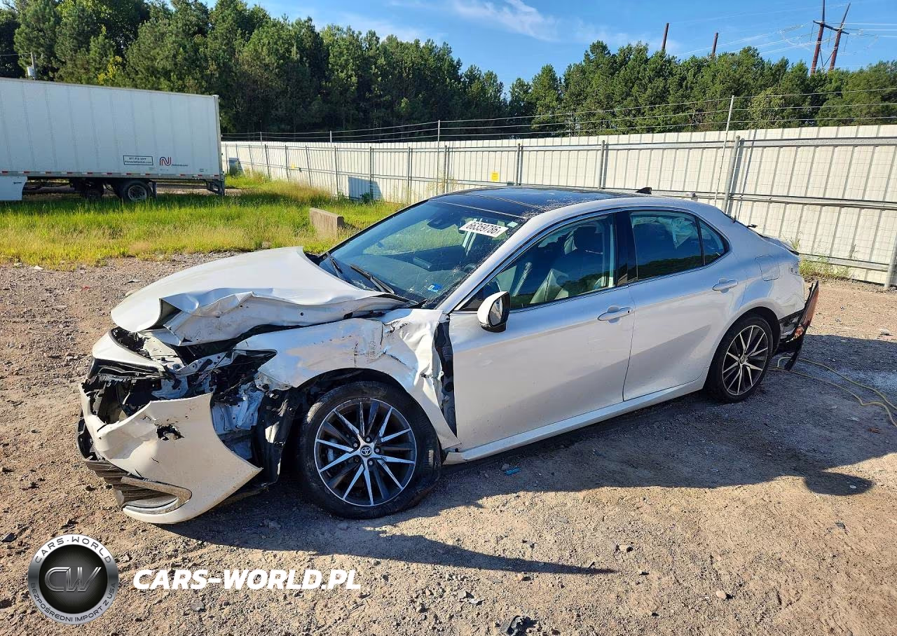 2023 Toyota Camry Xle – zdjęcie 1 z 13