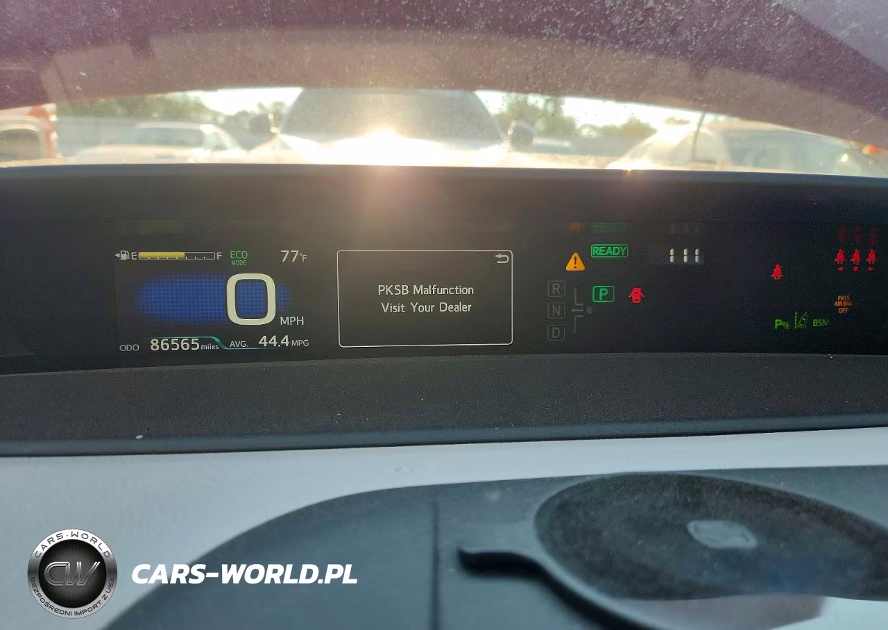 2020 Toyota Prius Prime Limited VIN:JTDKARFP2L3120609 - 9