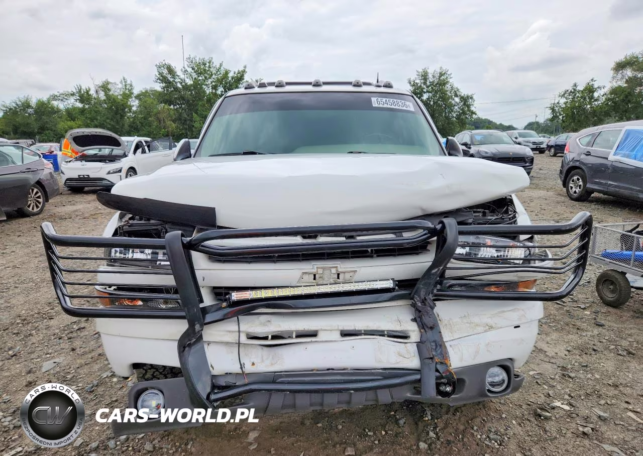 2004 Chevrolet Suburban K1500 VIN:3GNFK16T84G201083 - 5